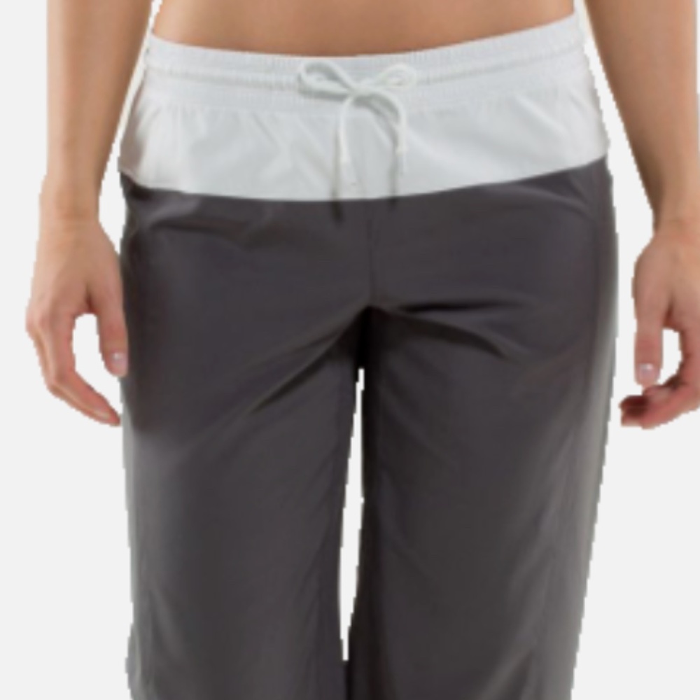 Lululemon Step Lively Crop Size 2 Charcoal Gray and White